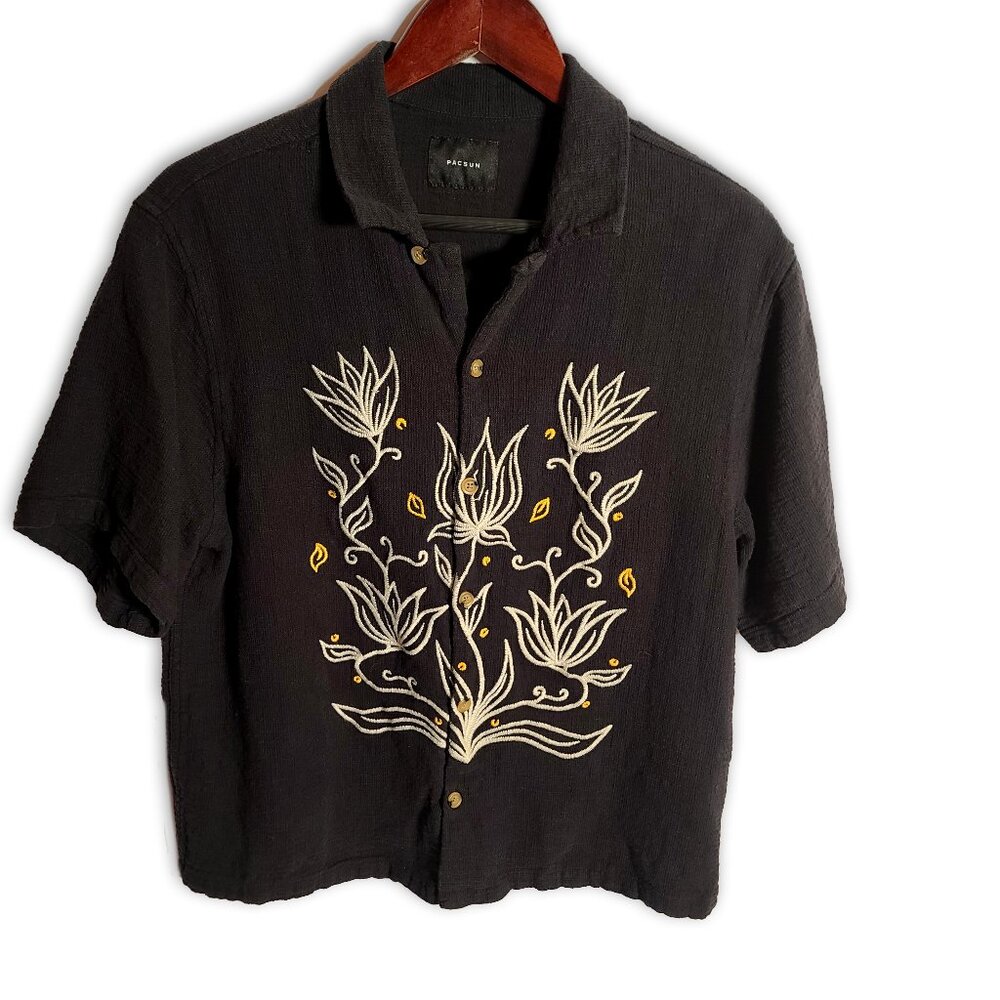 Men's Embroidered Camp Collar Floral Hawaiian Shirt Cropped Textured - Medium